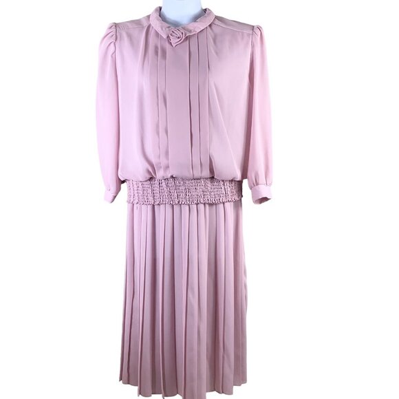 Carriage Court Dresses & Skirts - Vintage Dress Size 16 Carriage Court Light Pink Shoulder Pads Long Sleeve 80s